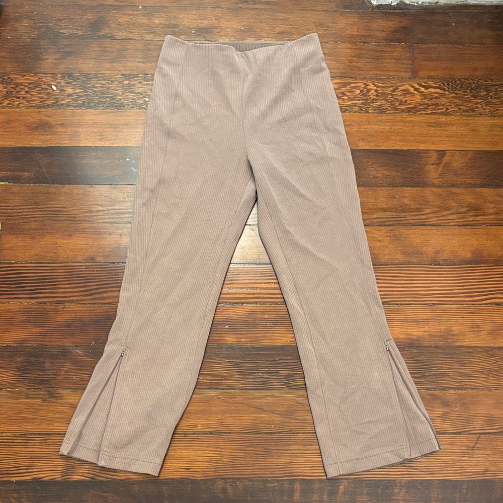 lululemon athletica Cropped Pants in Taupe
